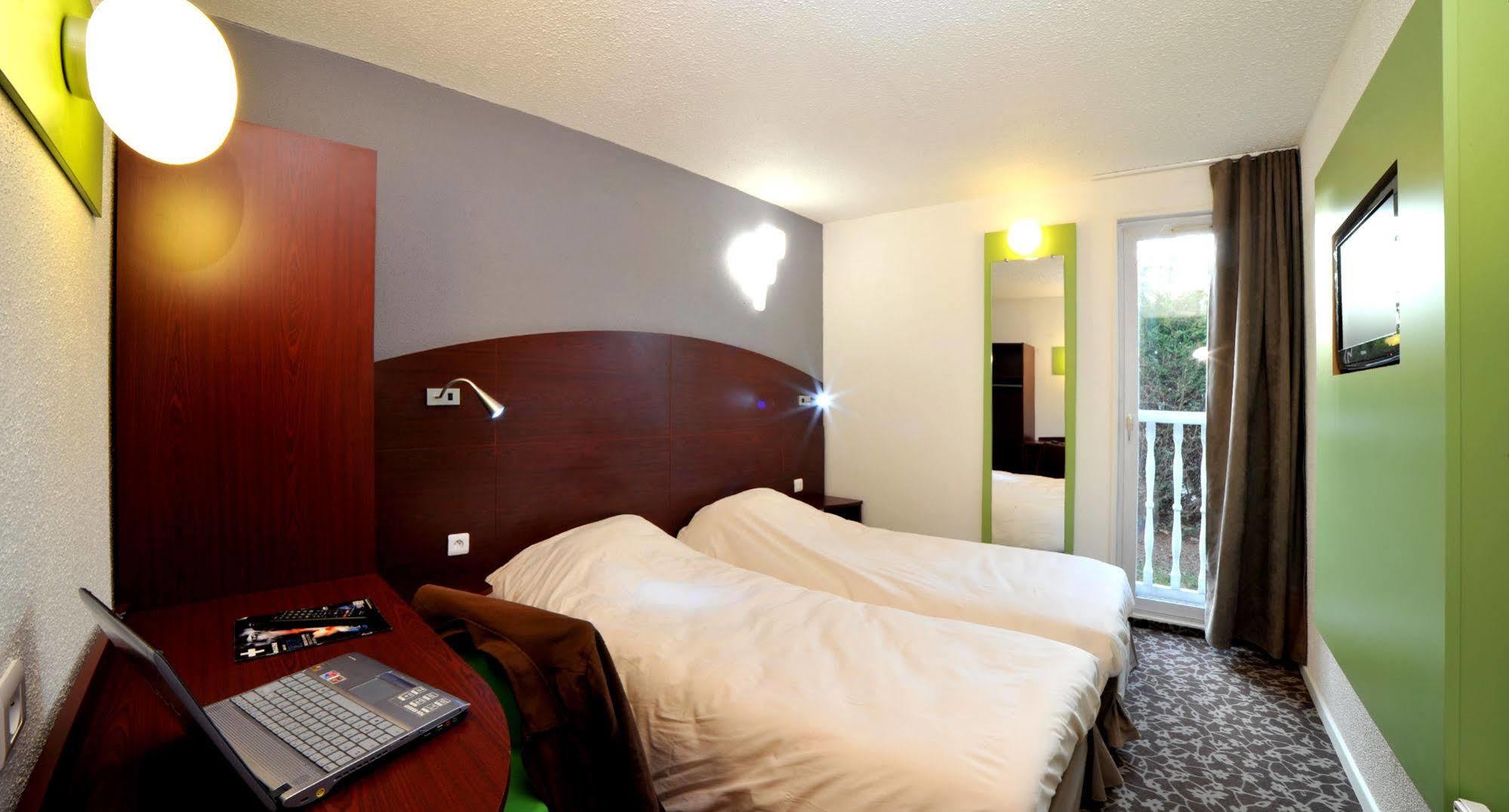 Enzo Hotels Trappes By Kyriad Direct Exterior foto